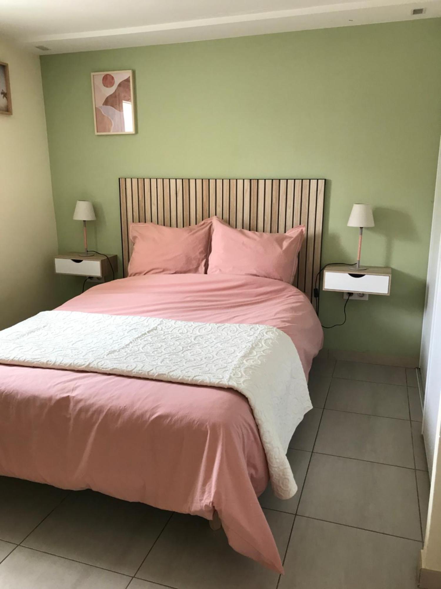 אנטיב Appartement Deux Pieces Donnant Sur Un Jardin מראה חיצוני תמונה